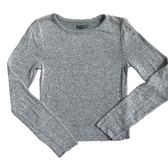 WILD FABLE LIGHT GRAY LONG SLEEVE CREWNECK TOP WITH WAVY HEM SIZE XS - Picture 1 of 7
